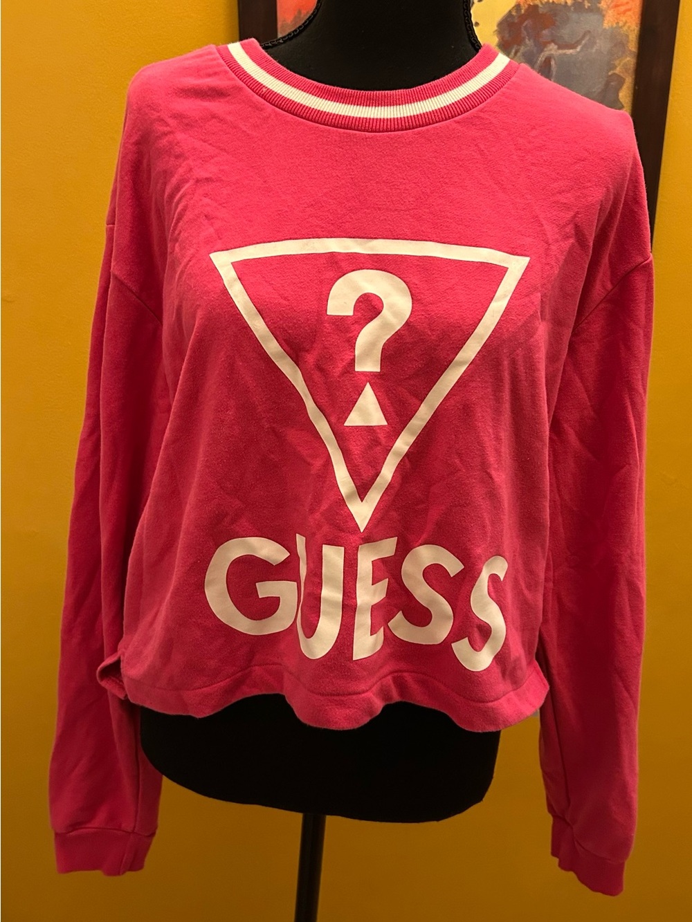 Guess Rasberry Logo Pullover Sweatshirt Size Large